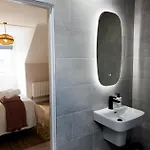 Holiday home Modern, Luxurious And Super Comfy In *
