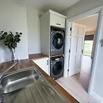 Modern, Luxurious And Super Comfy In Holiday home *