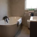 Modern, Luxurious And Super Comfy In Holiday home