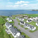 Modern, Luxurious And Super Comfy In Holiday home *