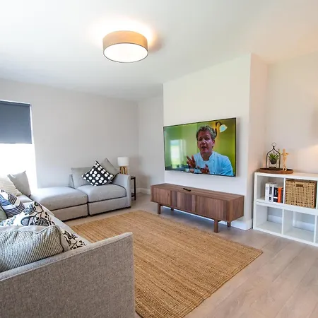 Modern, Luxurious And Super Comfy In Σπίτι διακοπών