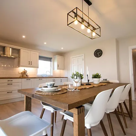 Modern, Luxurious And Super Comfy In Σπίτι διακοπών