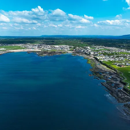 Modern, Luxurious And Super Comfy In Σπίτι διακοπών